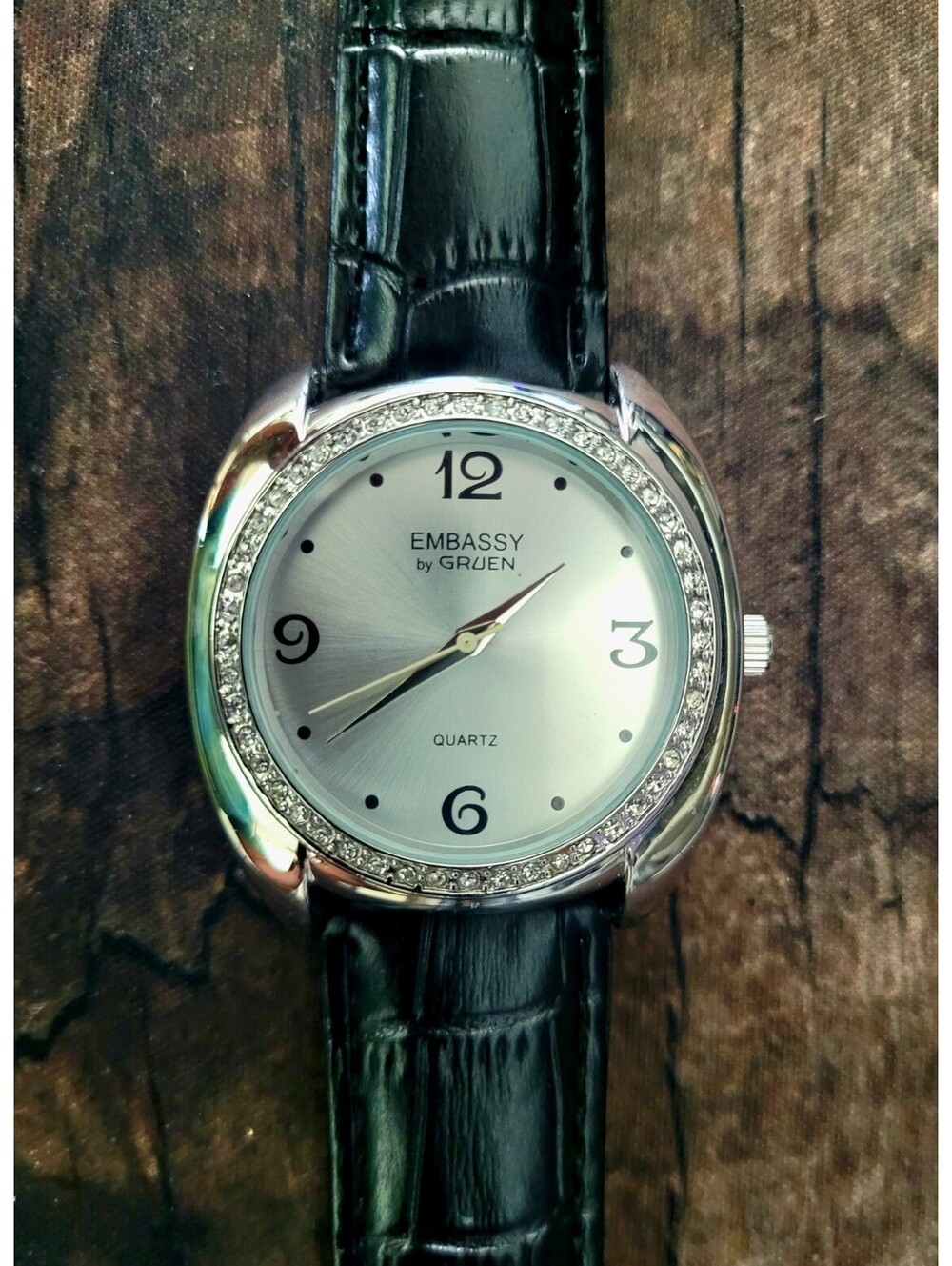 Rare Paved Bezel Gruen Embassy Retro Mens Satin Dial Watch - Picture 4 of 7